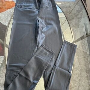 Aritzia Wilfred Free Daria faux leather leggings